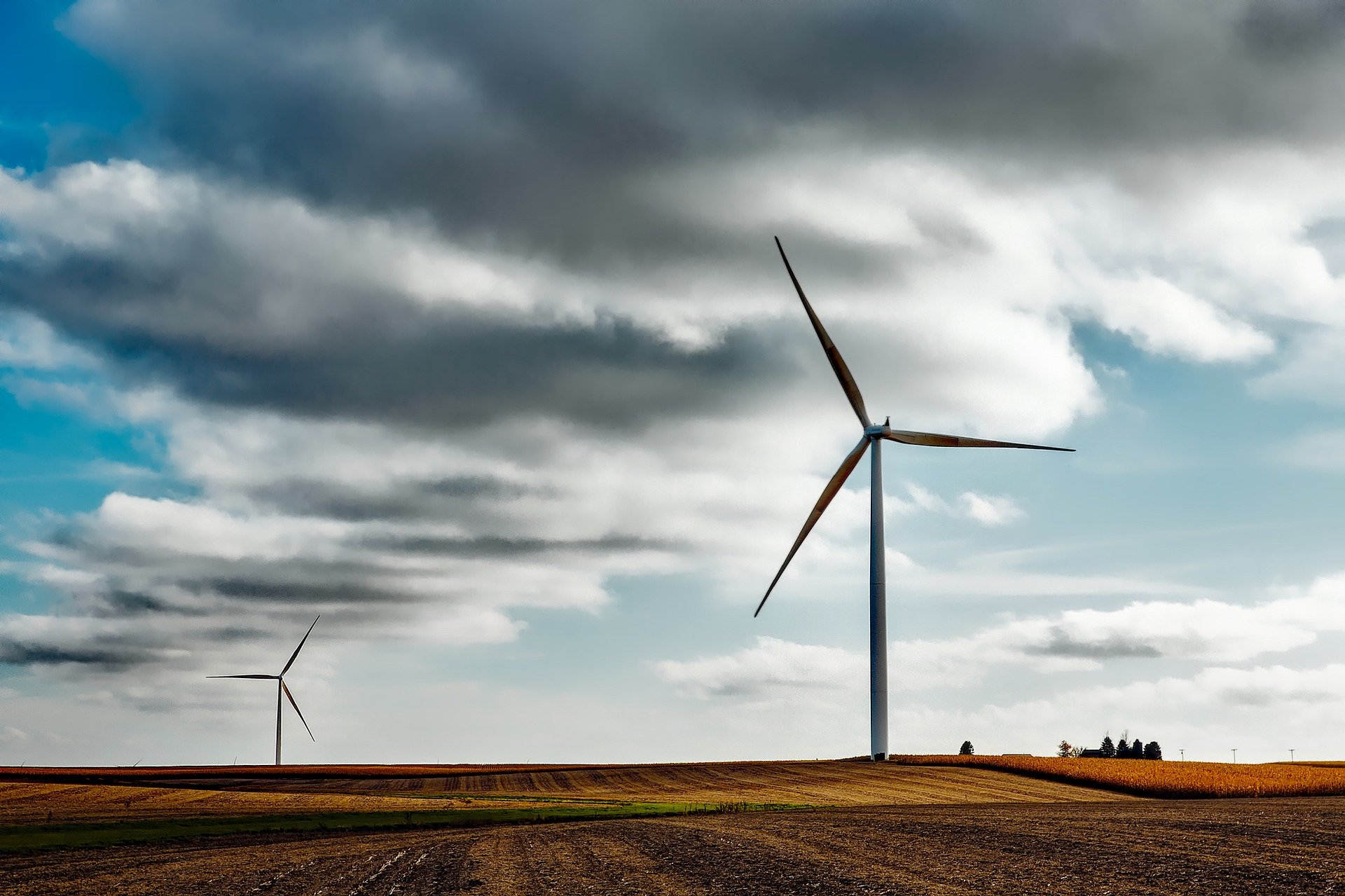 zwei Windräder