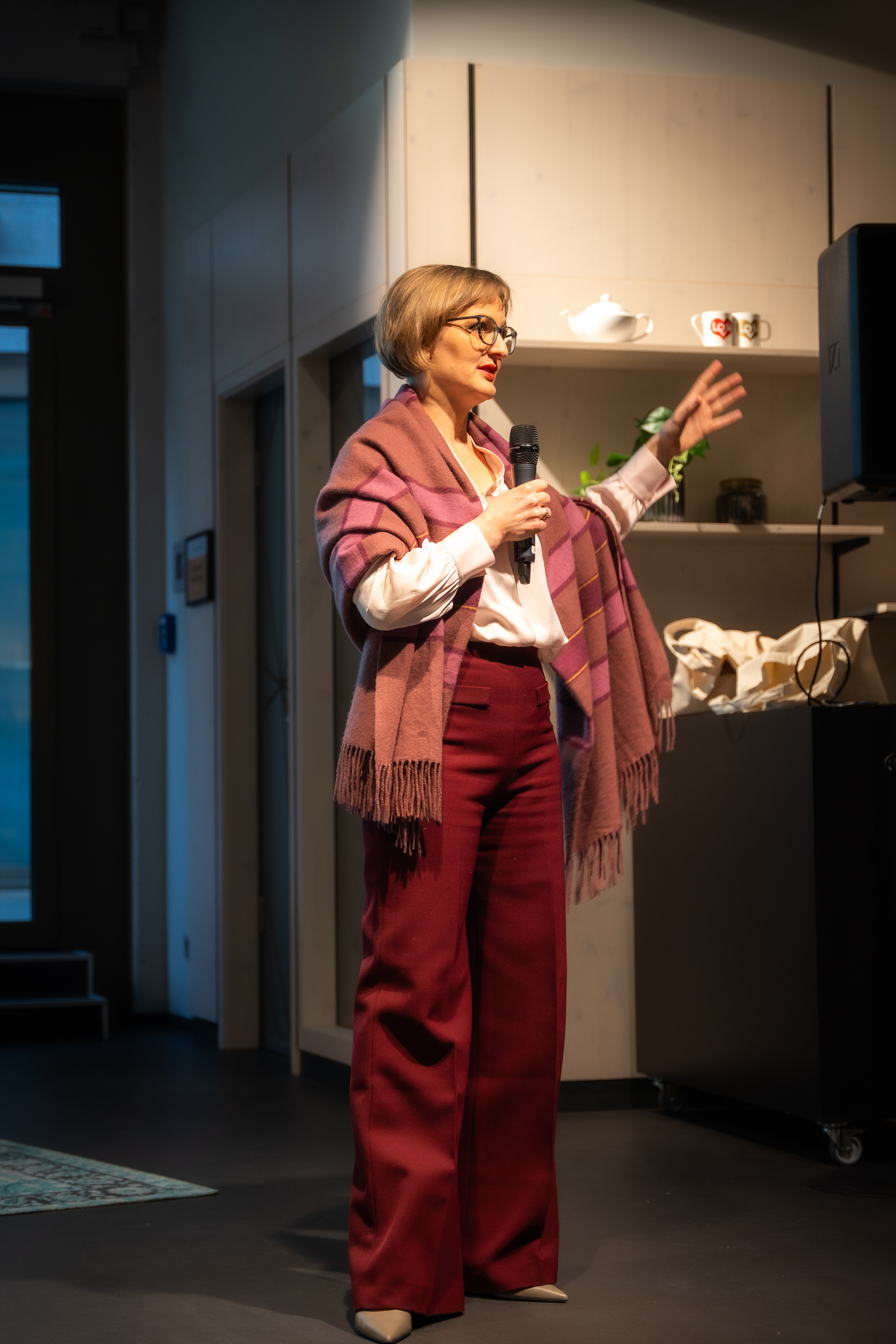 Franziska Brantner präsentiert bei IE2S Reflect