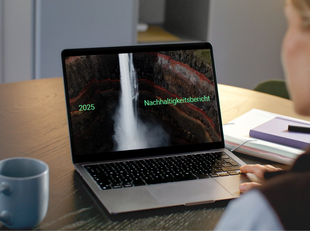 Nachhaltigkietsbericht auf Laptop